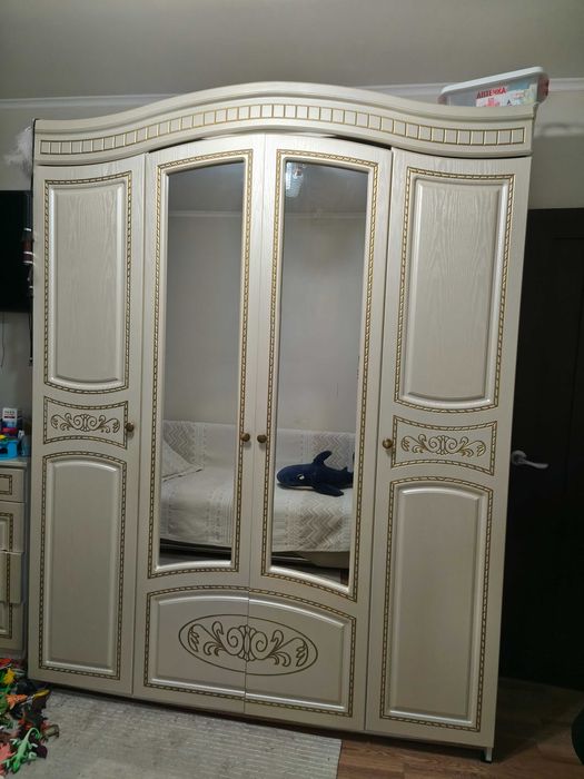 Срочно продам шкаф