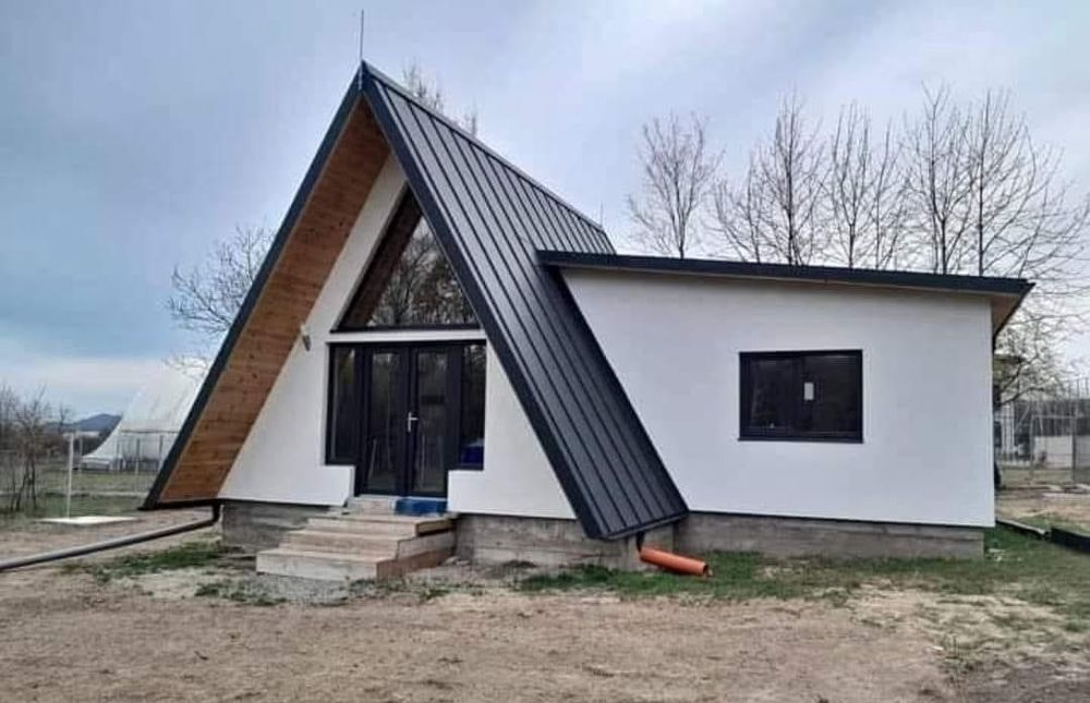 Confectionam case modulare pe structură metalică cabane tip A