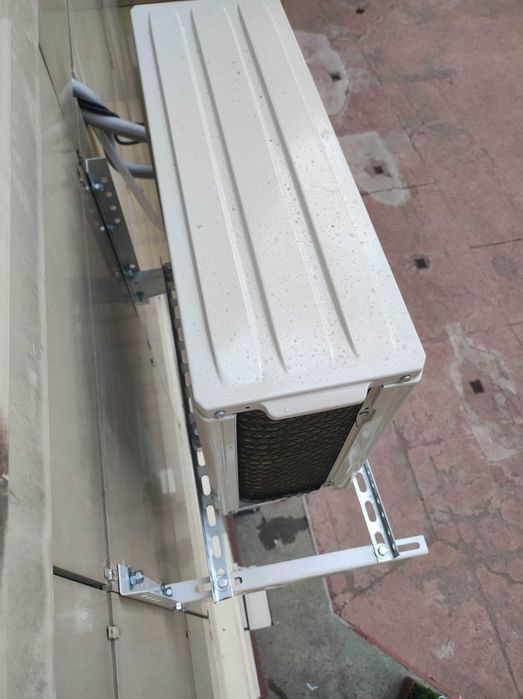 Установка кондиционера в два этапа