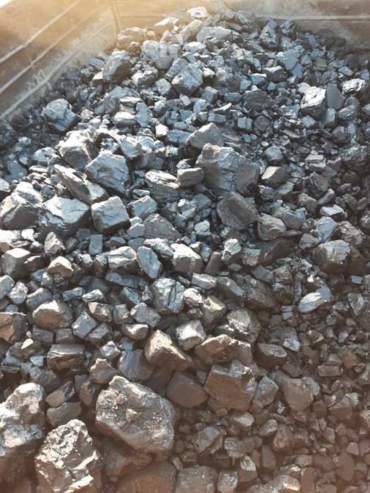 Доставка:перегной,чернозём, песка, щебня