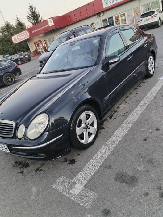 Mercedes E-Class W211