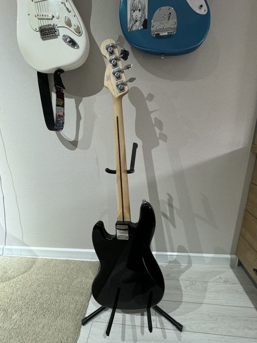 бас гитара squier affinity jazz bass