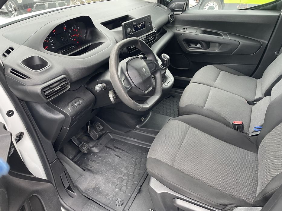 Peugeot Partner 2019 1.5 Diesel avariat spate – merge perfect!