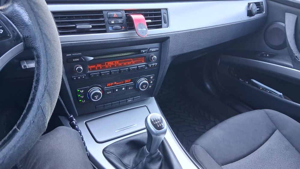 Vând BMW e 90 177 cp