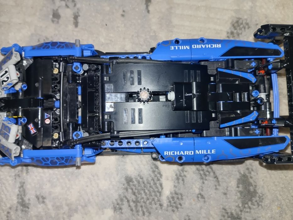 LEGO Technic 42123 McLaren Senna GTR.