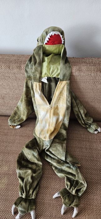 Costum de dinozaur