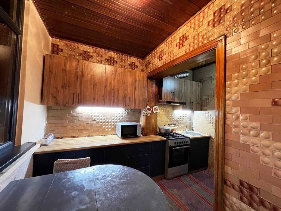 Чимган чораха Эко бозор каршисида кизларга кв БИЙ метро якин безмаклер