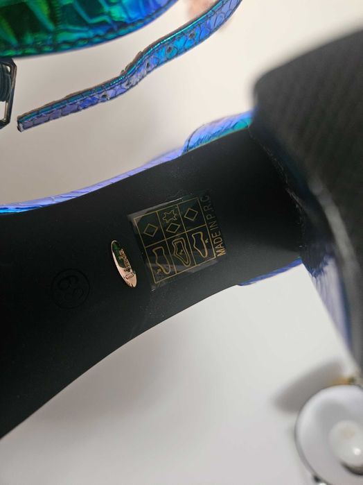 Sandale piele nepurtate 39 marimea