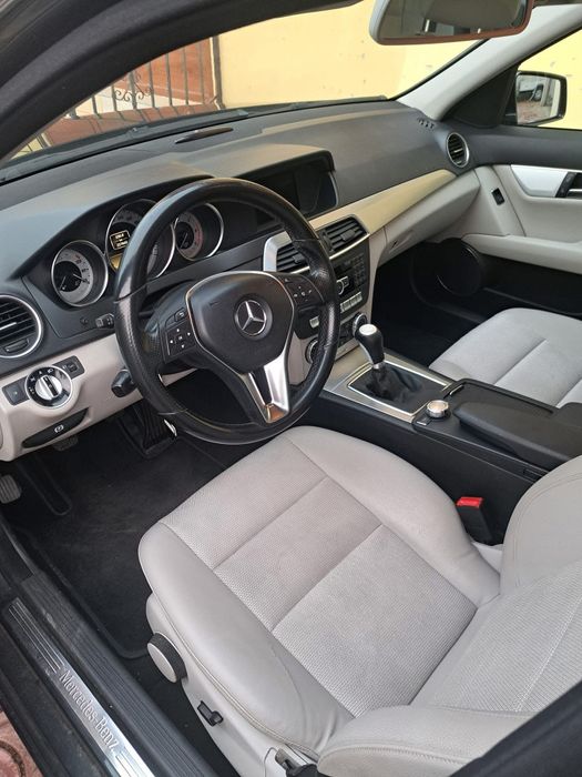 De vanzare mercedes C 180 fabricatie 2012