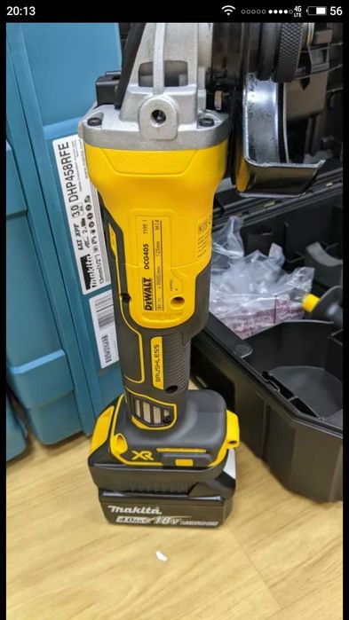 Продавам преходник за 18 V литиви батерии