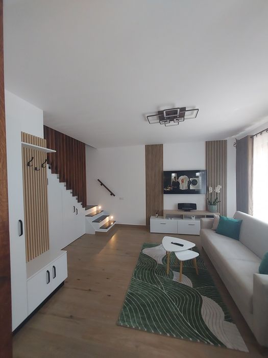 Închiriez apartament