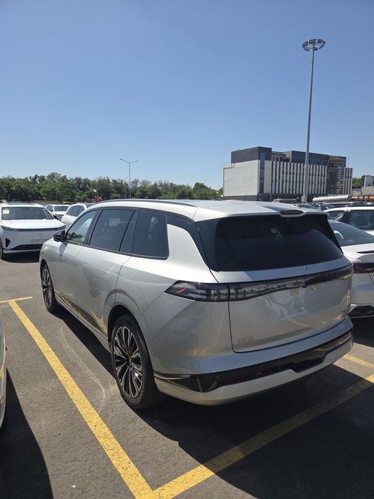 **Dongfeng 008 EV 610 KM 2026