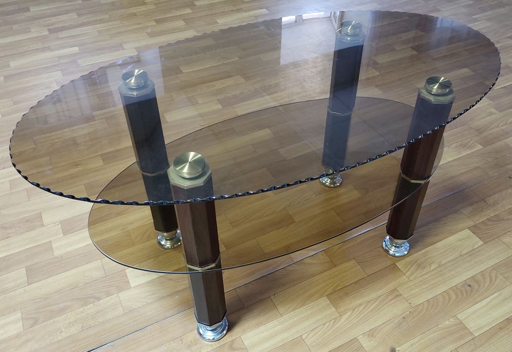 Продам журнальный стол за 2000 тн.