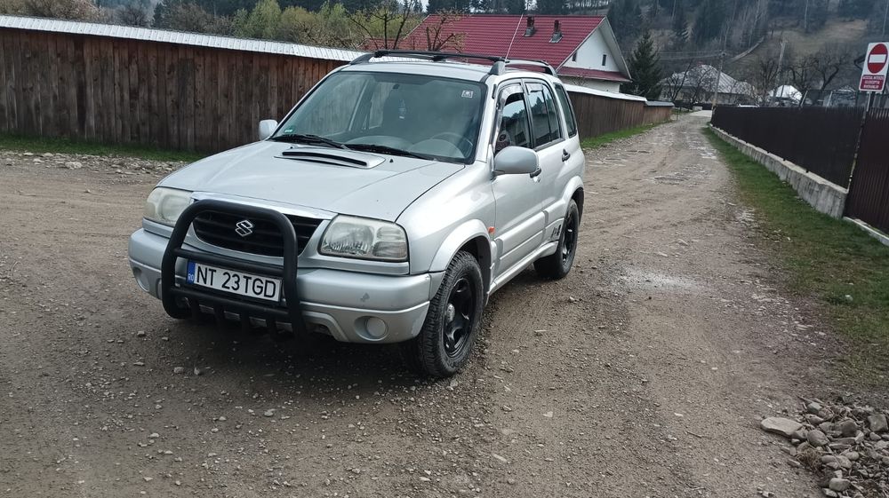 Vând Suzuki Grand Vitara