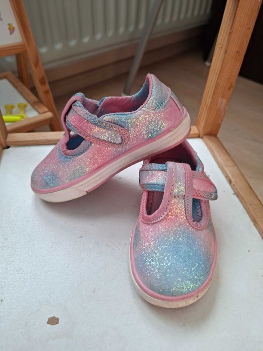 Детски обувки с блясък