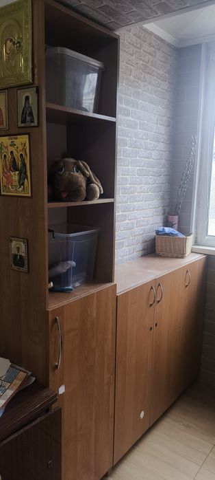 Срочно продаём стол и комод