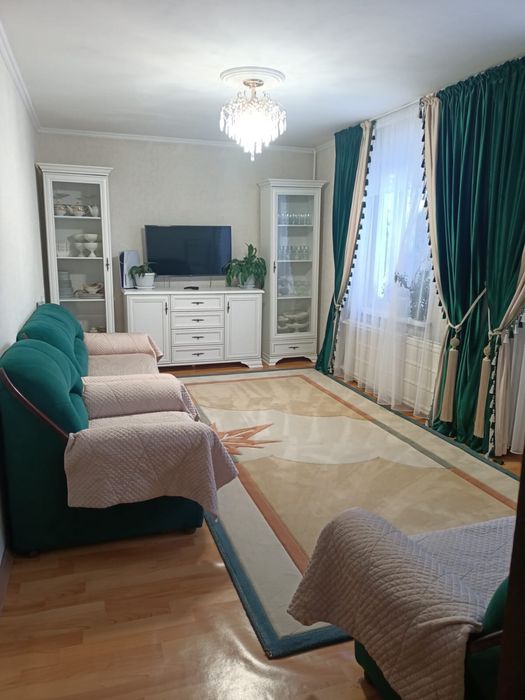 Красивая и уютная стенка для зала