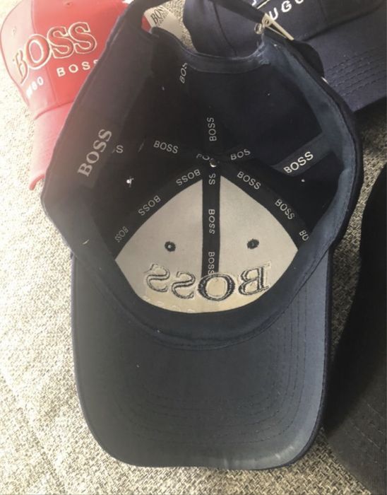 Sapca Hugo Boss nou nouta ,rosu,albastru,grey calitate f buna bumbac!!