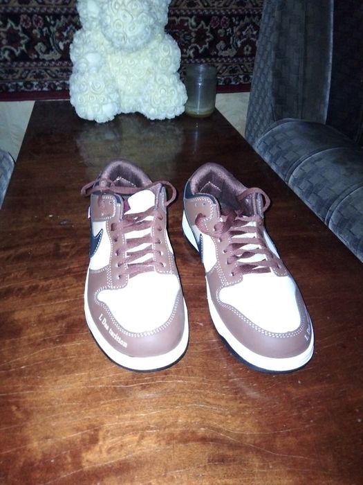 Продам новые летние кроссовки Nike