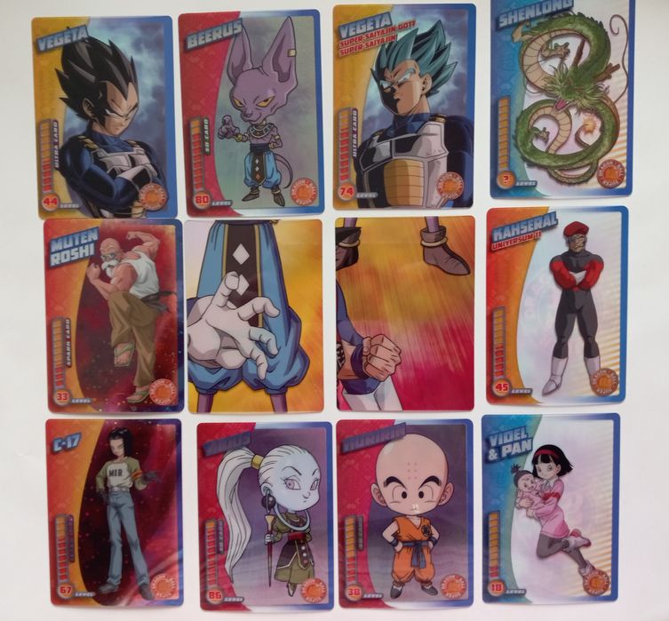 Vând cărți de joc Dragon Ball Super