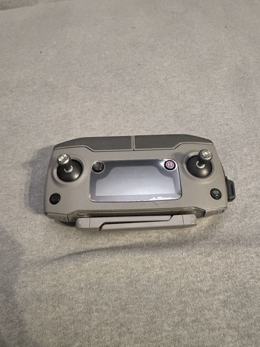 DJI Mavic 2 Zoom + 3 baterii + geantă – stare bună