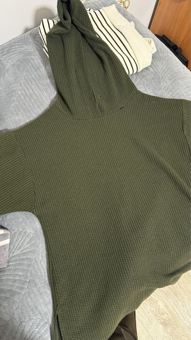 Кофты б/у…………………….