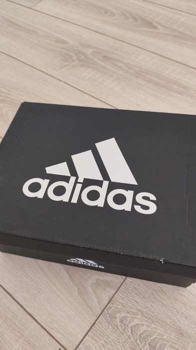 Продам высокие кроссовки Adidas. Оригинал