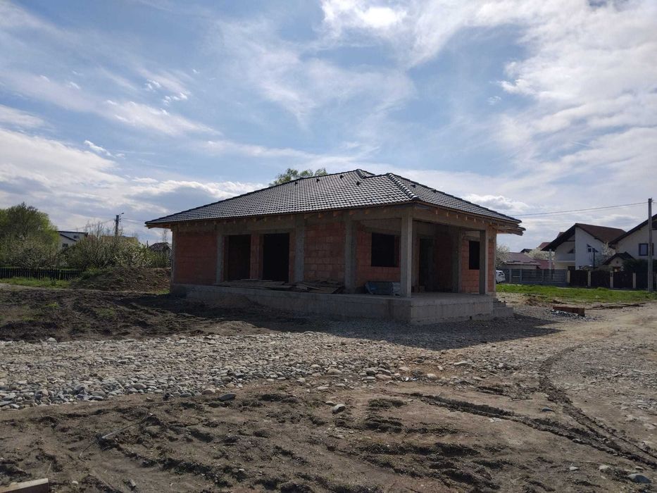 URGENT . 169900 EURO . Casa la marginea padurii intre Rasnov si Cristian. Jud. Brasov.