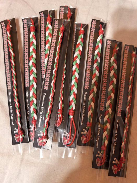 Ръчно направени мартеници