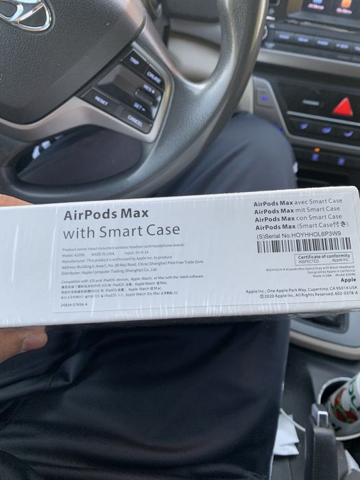AirPods MAX with Smart Case