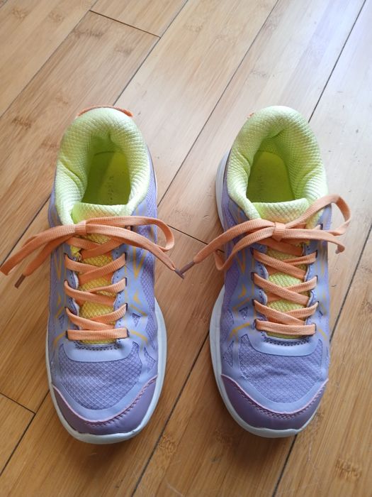 Incaltaminte sport/adidasi Reserved marimea 36