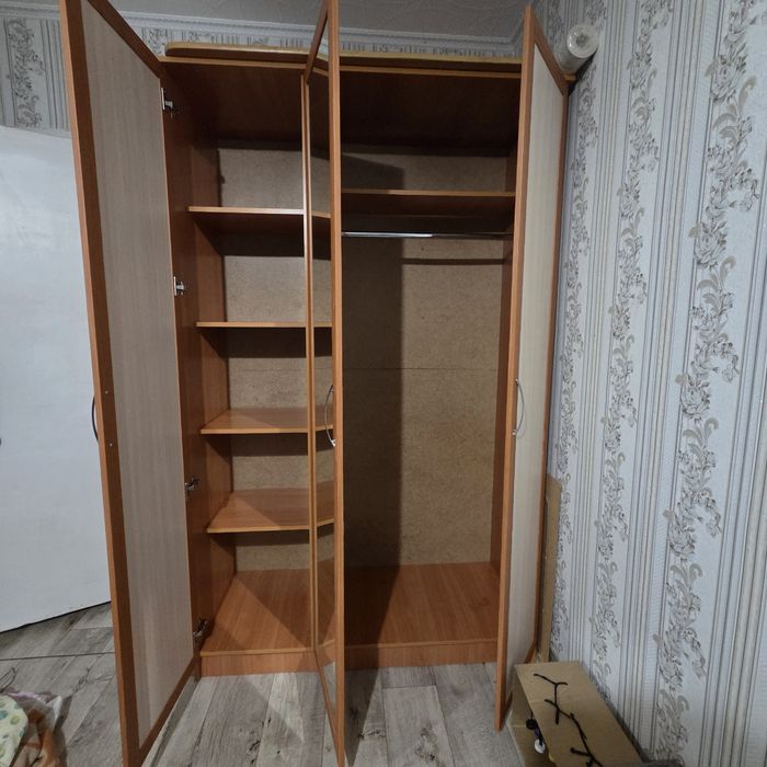 Продам шифоньер за 15000