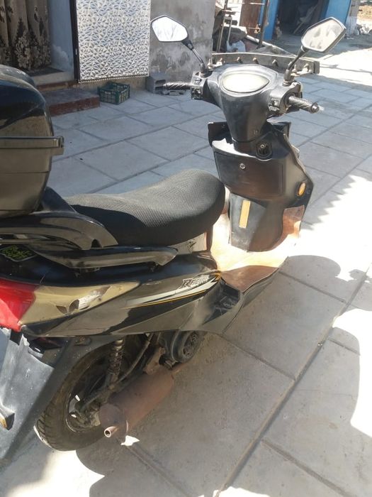 Скутер 150 кубов