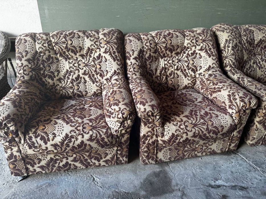 Кресло диван в хорошем состоянии