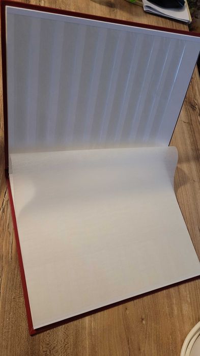 Луксозен албум за марки