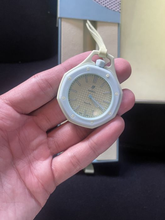 Royal pop new model swatch