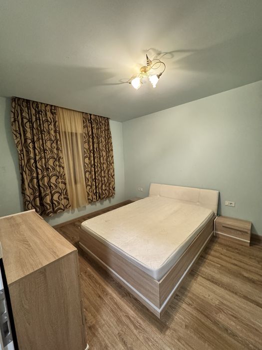 Proprietar vand apartament 2 camere + un loc de parcare