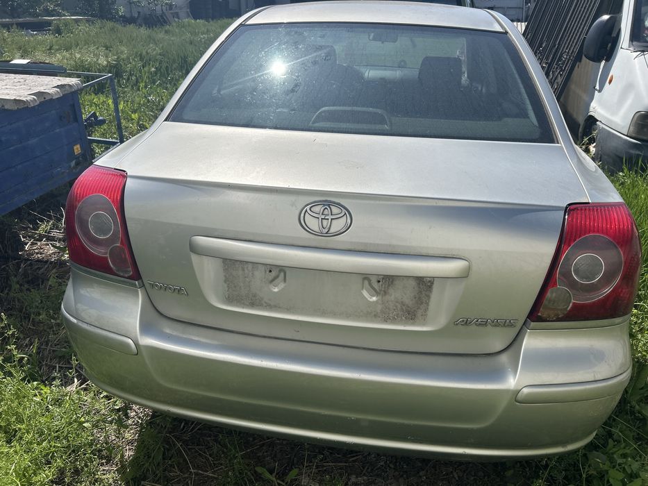 Vand ansamblu de stergaroare cu motoras Toyota Avensis 2005-2008
