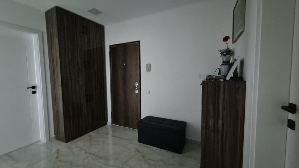 Vând apartament 3 camere super finisat, Micro 1