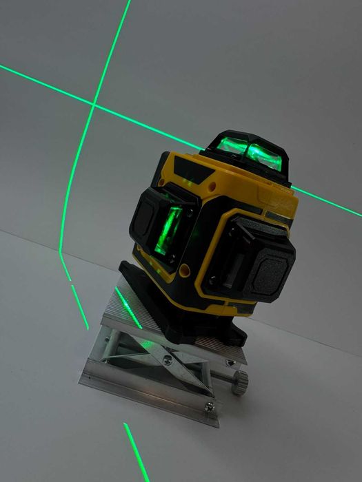 Професионален 4D лазерен нивелир Dotvix