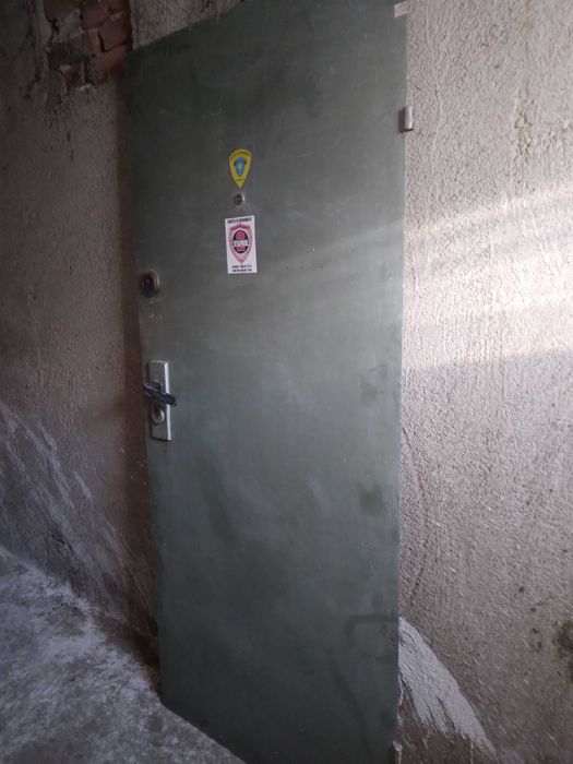 Метална бронирана врата