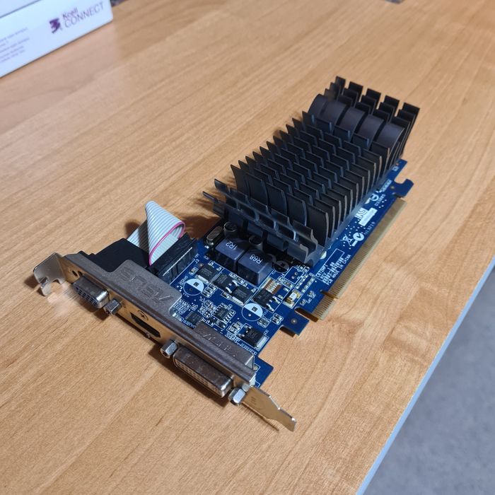 Жёсткие диски,  блоки питания, видеокарта