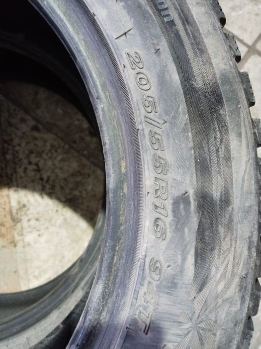 Продам 2 резины 205/55/R16