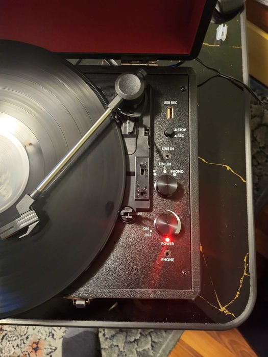 продавам ретро грамофон "Reflexion"