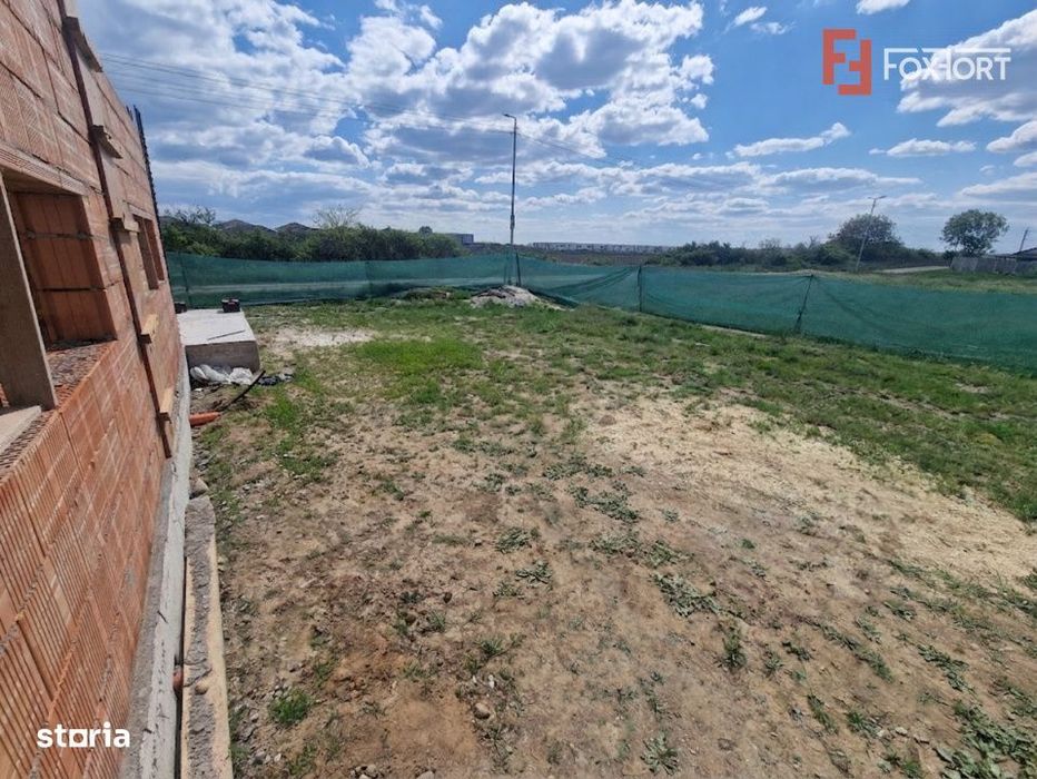 Duplex nou de vanzare cu 3 camere si teren de 300 mp - zona Bucovat