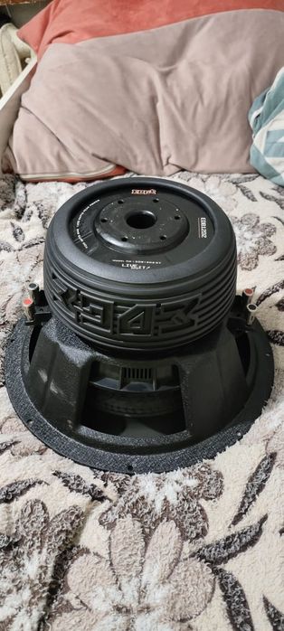 Продам динамик на сабвуфер