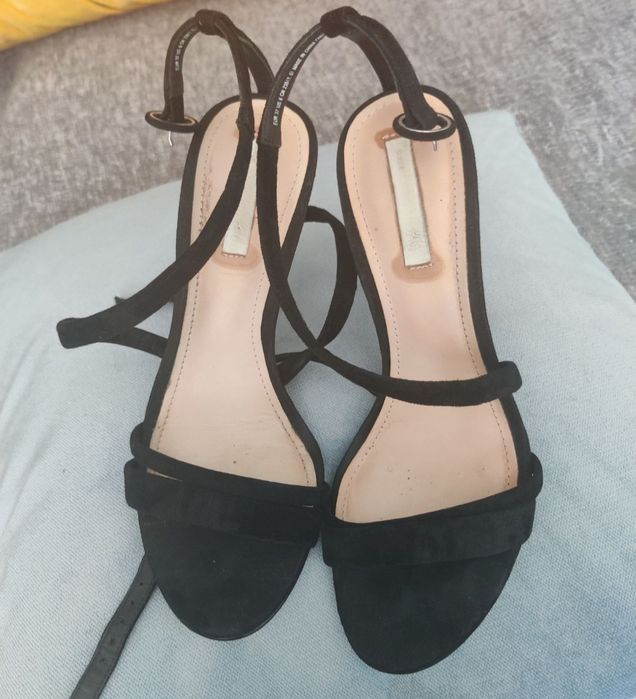 Vand sandale de ocazie H&M din piele intoarsa