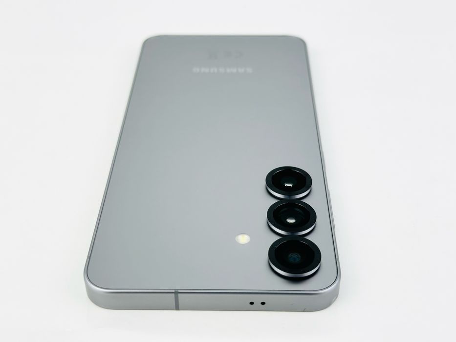 НОВ! Samsung Galaxy S25 5G 128GB 12RAM Silver 2г. Гаранция!