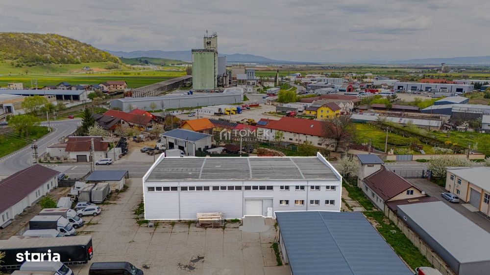 Hala industriala Codlea ,se poate impartii in doua