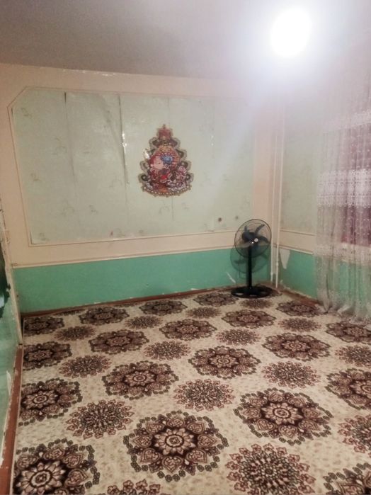 Uyda kvarterant turadi buyumlarini olib ketadi